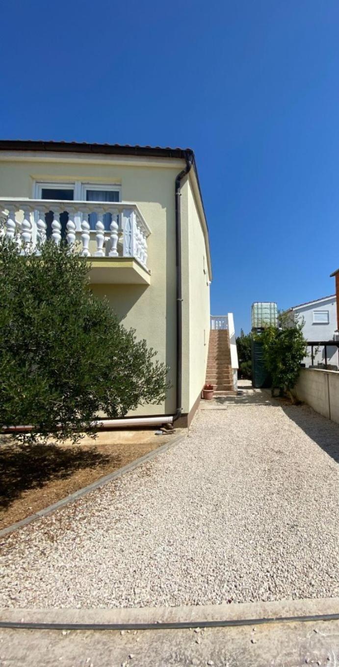 Apartments Draga - Comfortable & Afordable Vir Bagian luar foto